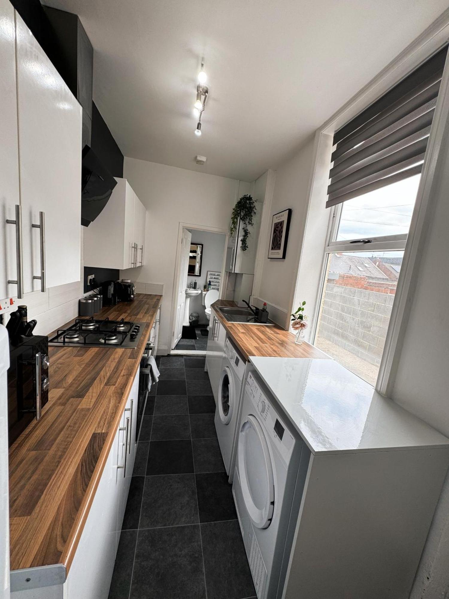 A&A Luxury Stay Rosedale St - Chic, Modern, City Centre, Neon Decor 森德兰 外观 照片